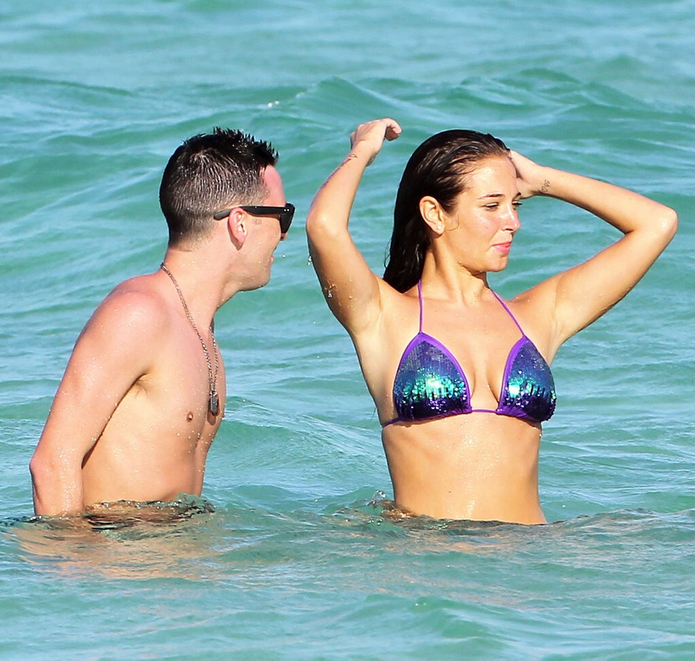 A Tulisa Contostavlos Happy Smiling Wet Hair 8x10 Picture Celebrity Print