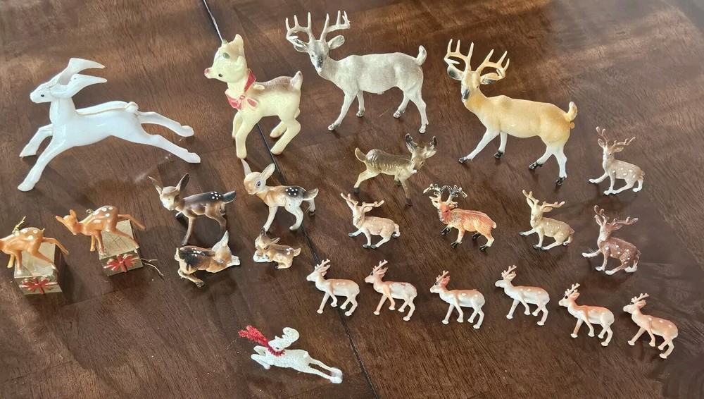 Vtg Mini Reindeer Lot of 23 Deer/Fawn Plastic Craft/Decor Xmas Collectibles