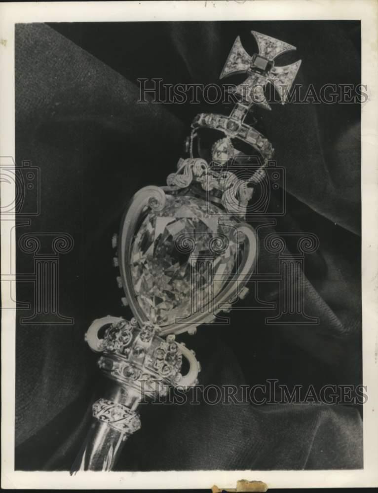 1952 Press Photo Royal Scepter to be Placed in Right Hand of Queen Elizabeth