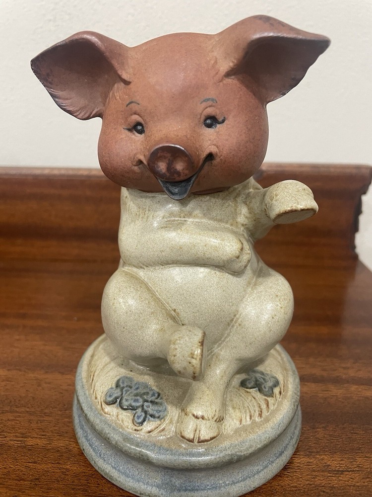 Vintage UCCTI Japan Anthropomorphic Sitting Pig Figurine. READ