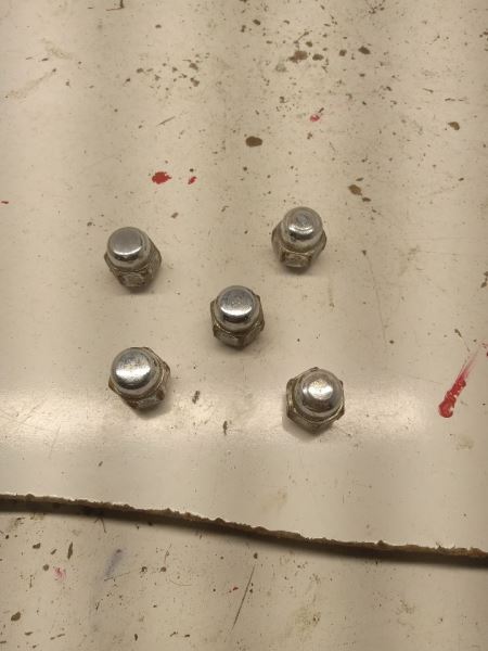 ARMADA    2004 Spare Wheel Parts 1084187