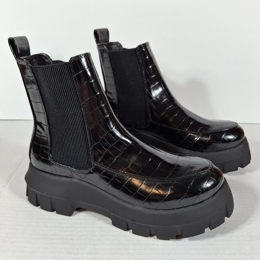 Urban Outfitters Eden Chelsea Boot 8 Black Crocodile Embossed Chunky Y2K Pull On