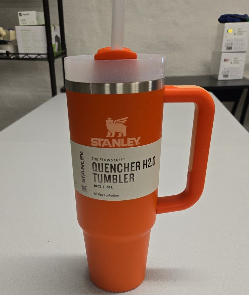 Stanley Quencher H2.0 Tumbler 30oz. Tigerlily Orange - New