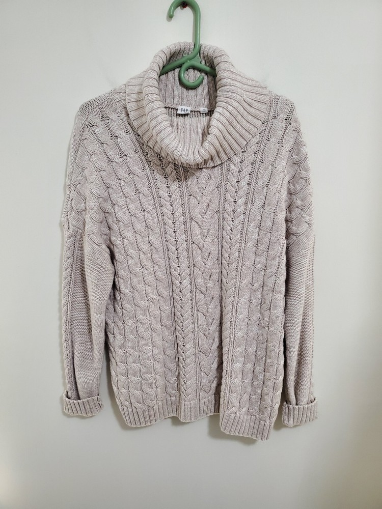 GAP cableknit Turtleneck Thick Sweater. Long Sleeve Creamy Color .Size Large