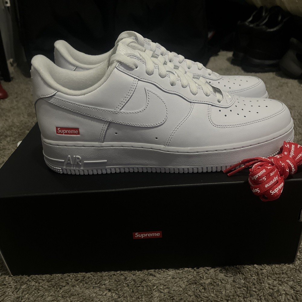 Size 9.5 - Nike Air Force 1 x Supreme Low Box Logo - White