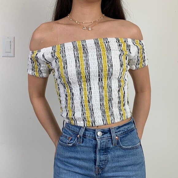 Flowy Shirred Medium Crop Top for Women - Casual & Comfortable  