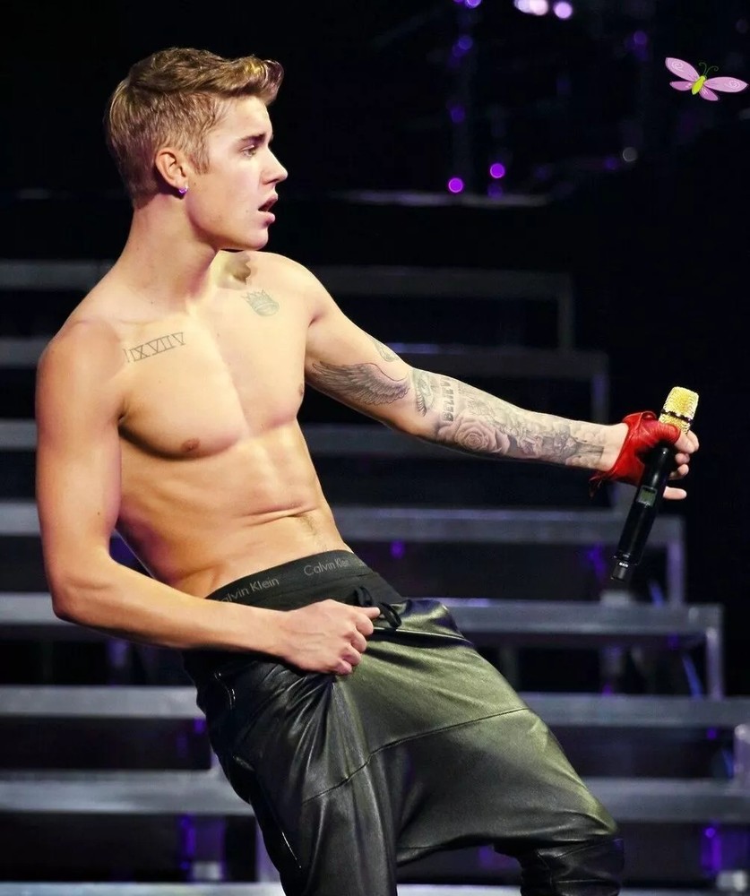 Justin Bieber Performing On Stage 4x6 Picture Celebrity Print