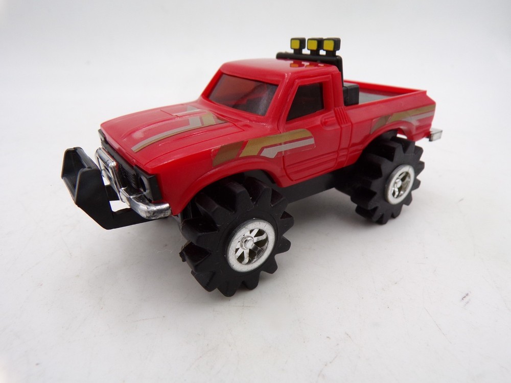 RARE Tsukuda Hobby 4WD Red Toyota SR5 Pick Up Schaper Stomper 4x4 Rough Riders 2