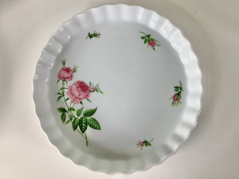 Moss Rose round quiche baking dish