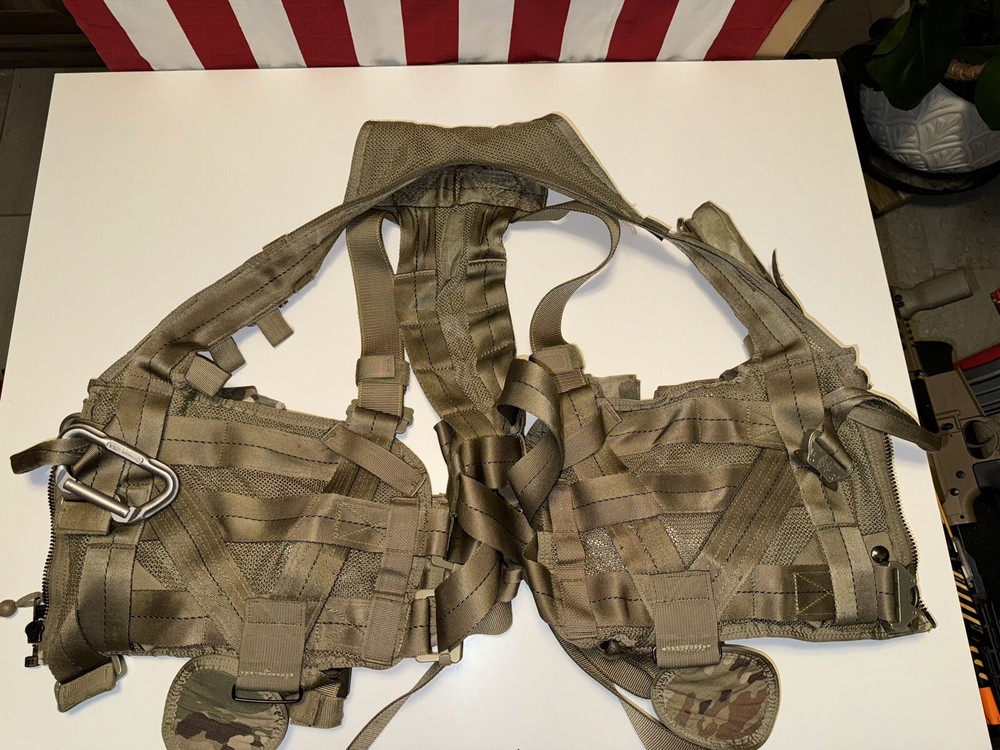 Militaria, US Military Air Warrior Crew Vest,ManyExtras, Great Condition