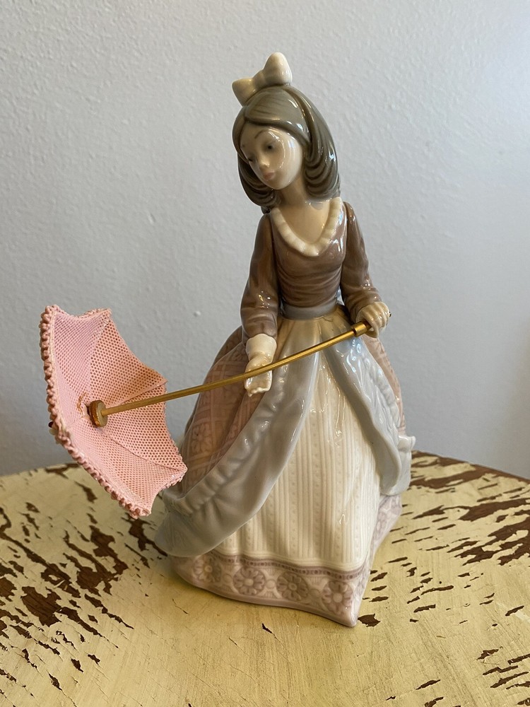 Lladro Figurine Porcelain Doll Girl With Umbrella 5210