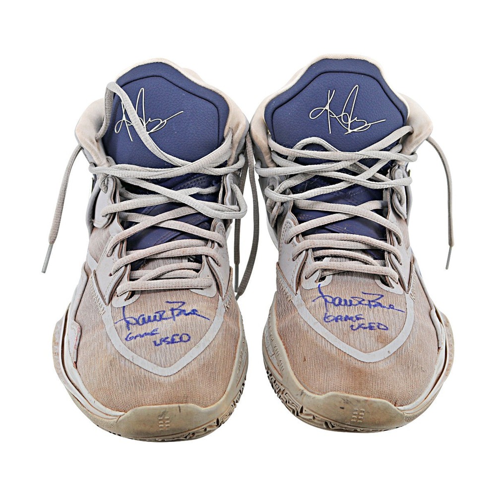 Aaron Boone Signed 2024 Game Used Nike Sneakers with LOA-image