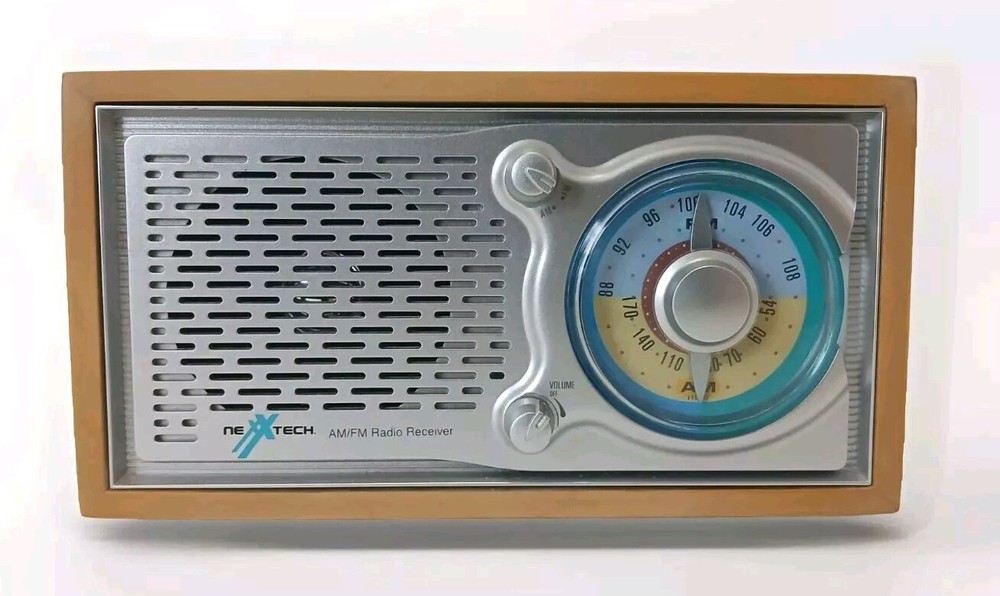 Nexxtech Am/fm Portable Table Radio Model 1219178 Maplewood Cabinet Retro Style