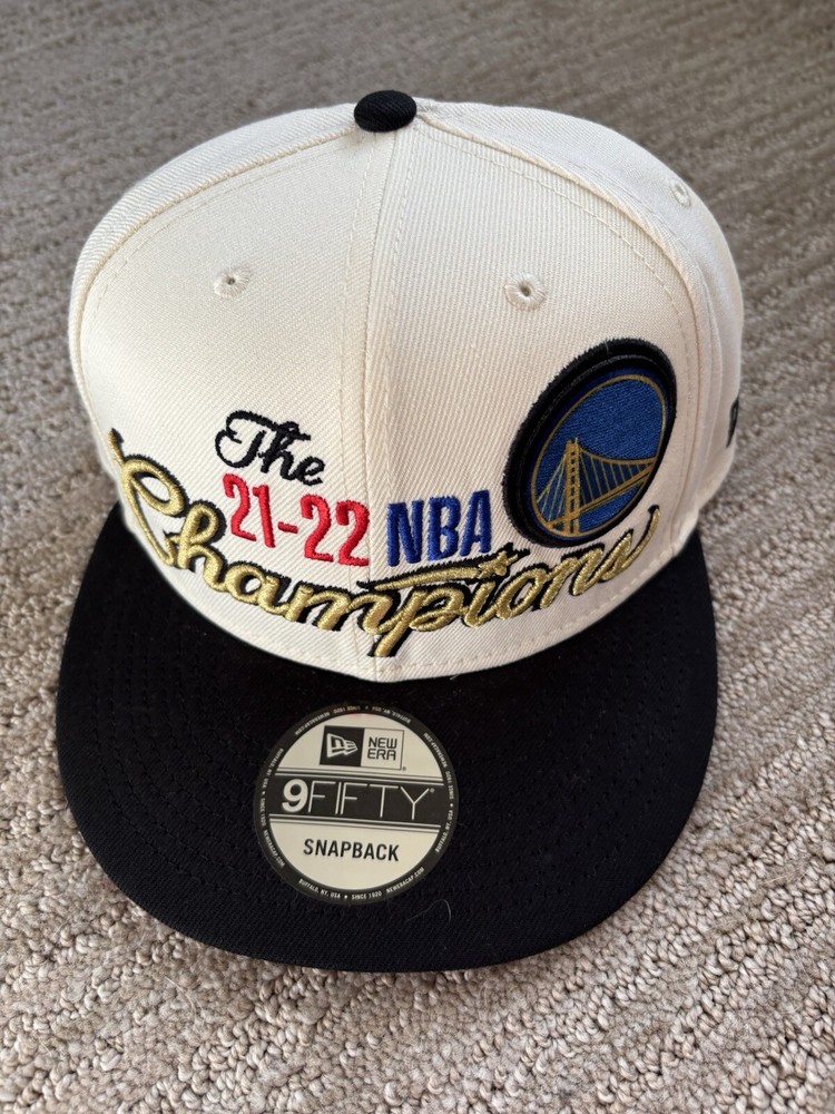 Golden State Warriors The 21-22 NBA Champions New Era Snapback Hat.