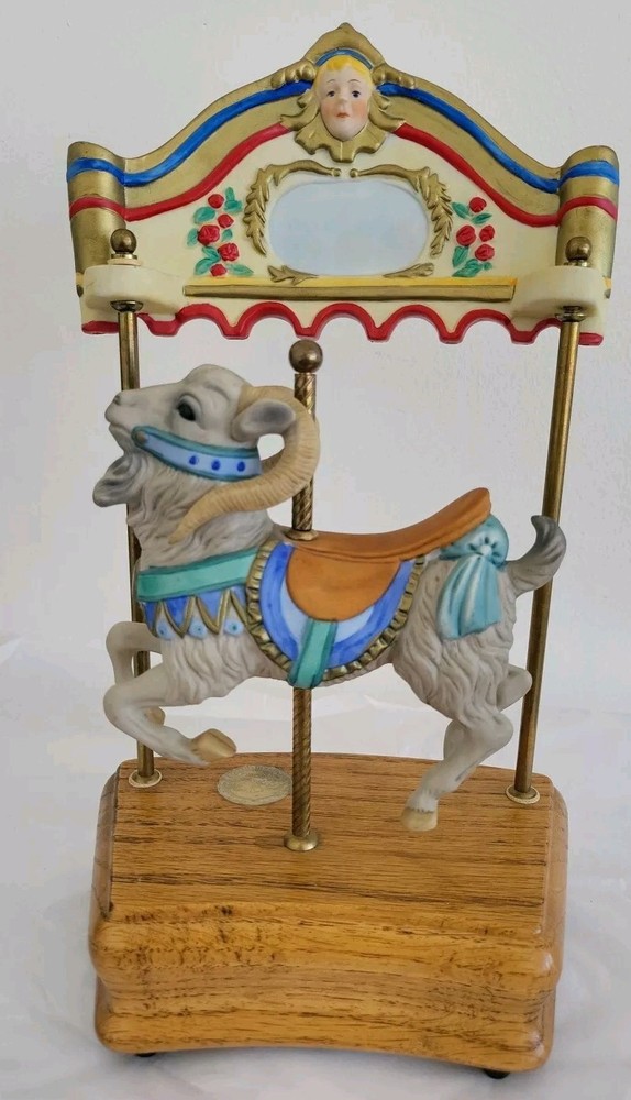The American Carousel Tobin Fraley/Willitts  Design Music Box 1649/9500