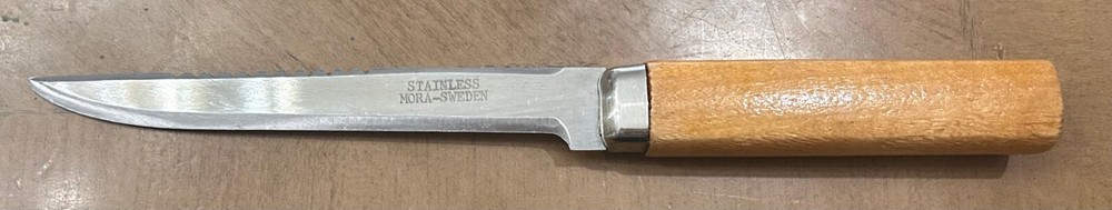 VTG MORA-SWEDEN STAINLESS FIXED BLADE KNIFE W/ SERRATED TOP EDGE