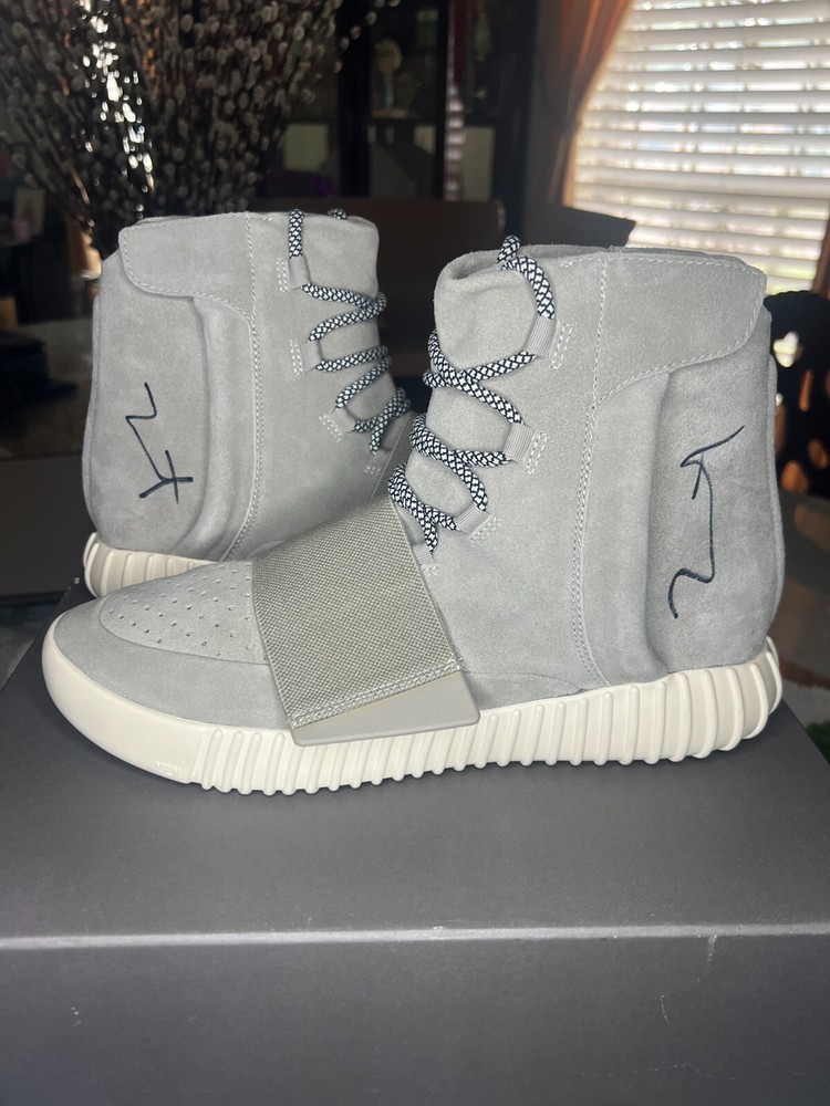 Sz 10 - adidas Yeezy 750 OG | SIGNED by Kanye West | PSA Authenticated Signature
