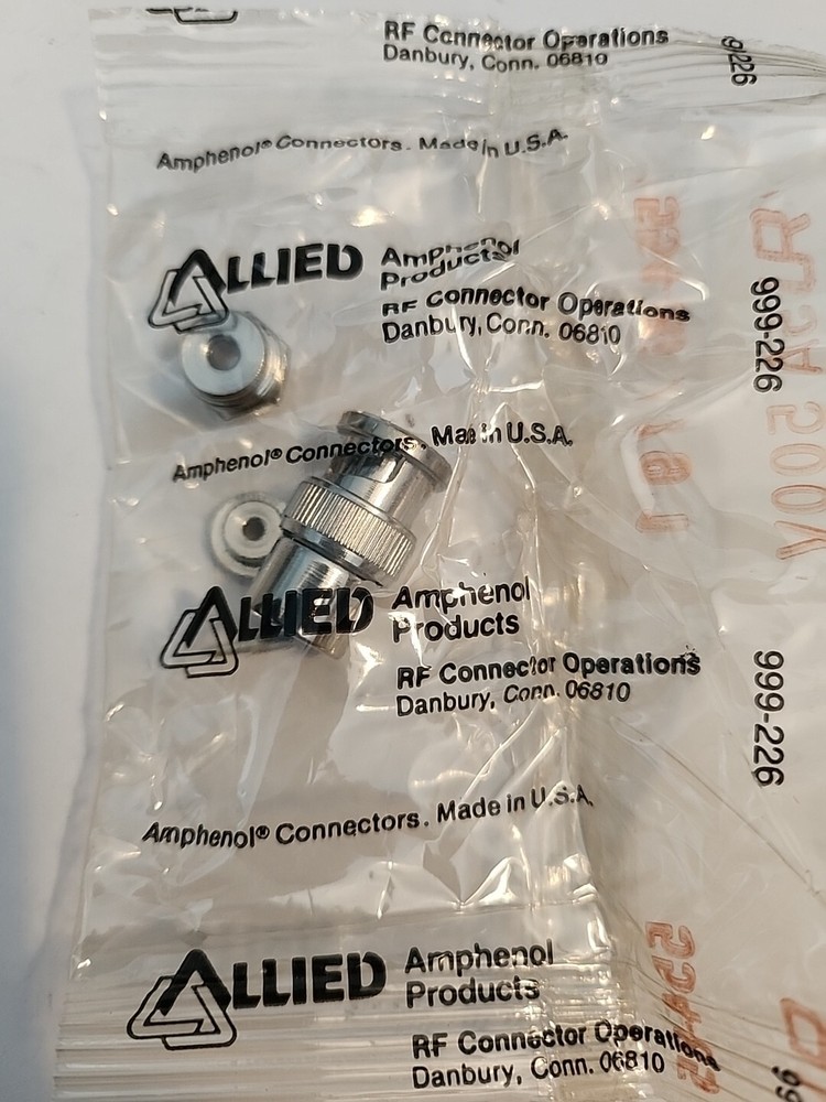 Amphenol BNC Male Plug PN 69475, 50 Ohm, Quick Connect/Disconnect, NOS.
