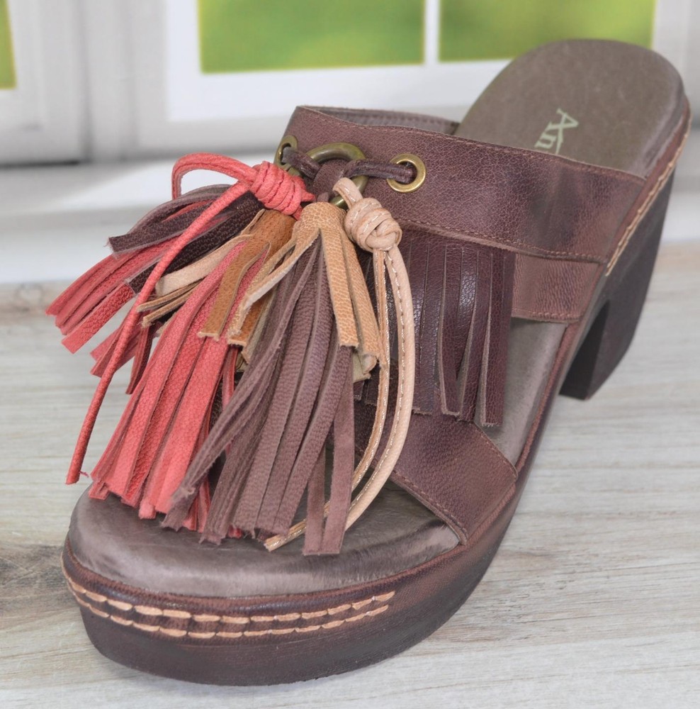 New Antelope LADA Leather Fringe Tassel Toe Post Mules Shoes Size 38 7 BROWN