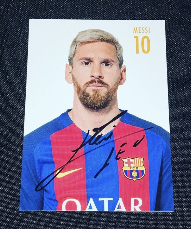 LIONEL MESSI - OFFICIAL HAND SIGNED FC BARCELONA AUTOGRAPH CARD - INTER MIAMI ⚽️