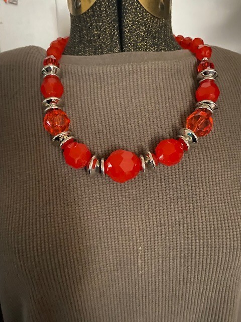 Paparazzi Dine and Dash Necklace With Matching Earrings.