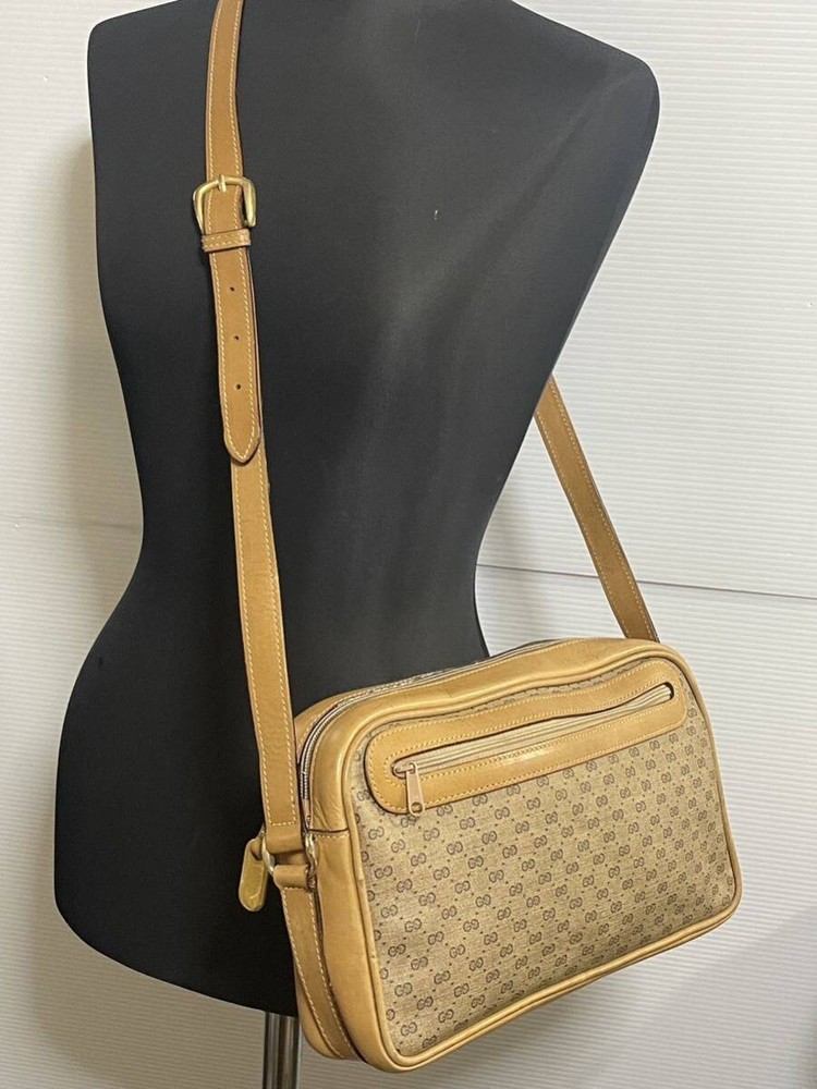 Gucci GG Vintage Shoulder Bag in PVC Leather Crossbody Style-image