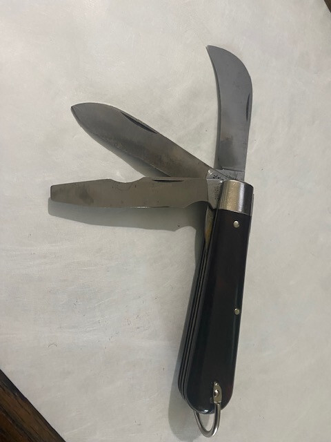 Vintage USA Made Colonial 3-Blade Electrician Knife with Hawkbill