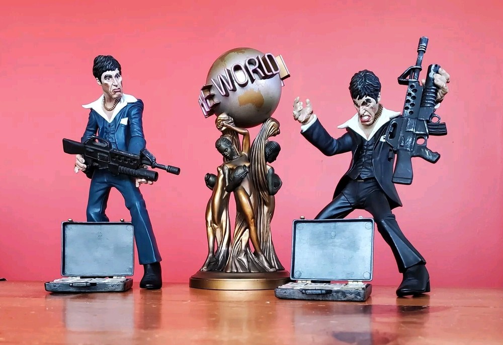 Al Pacino Scarface  Revenge Enforcer Action Figures Mezco World Is Yours Statue