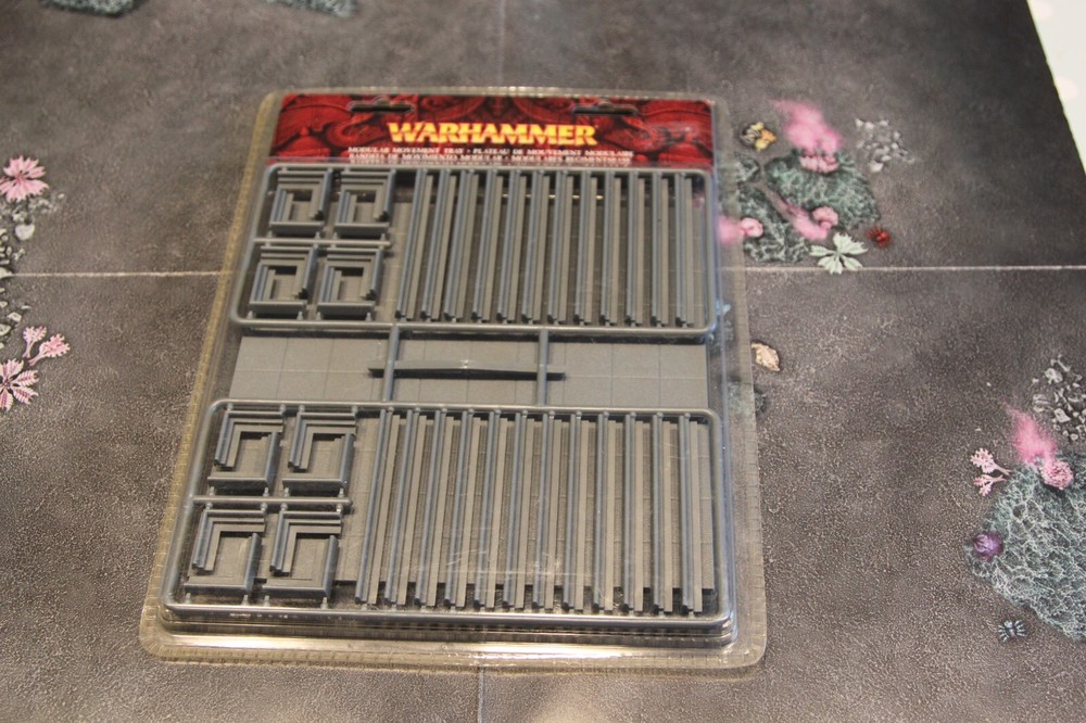 WARHAMMER FANTASY BATTLES - ORIGINAL MODULAR MOVEMENT TRAYS -NEW KIT - OLD WORLD