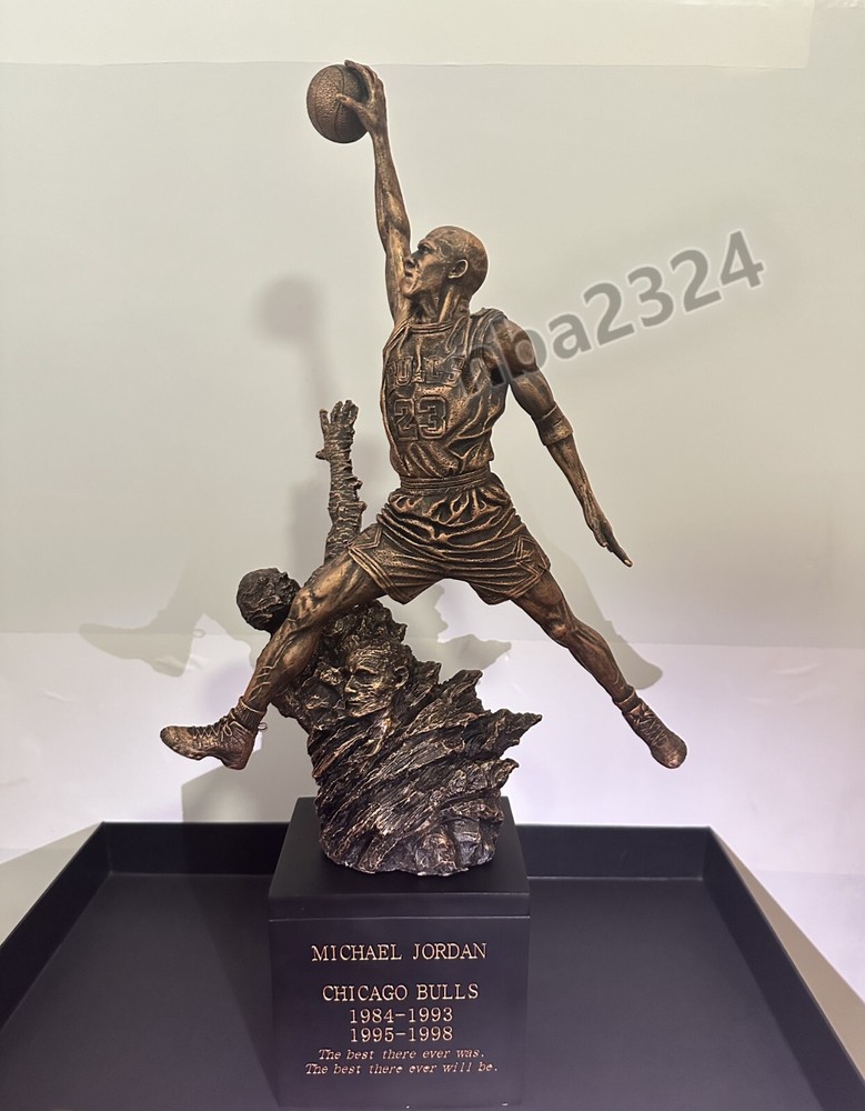 Michael Jordan Souvenir Flyer 23 Dunks Imitation Copper Resin Statue 20'' High
