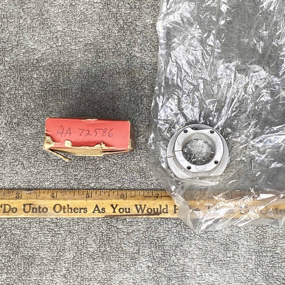 Vintage Homelite AA-72586 Flanged Bushing OEM NOS Genuine NIB-image