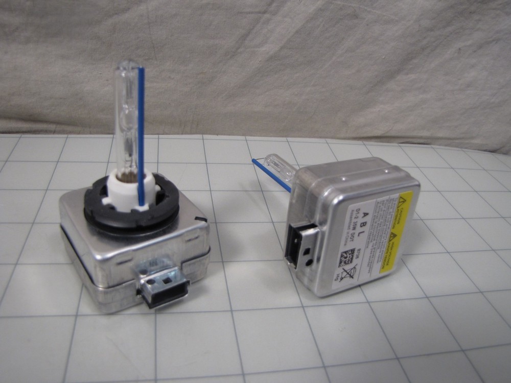 (2) ABL D1S/D1R-2 Xenon HID Headlight Light Bulb D1-2 12V 35W DOT FAST SHIP-image