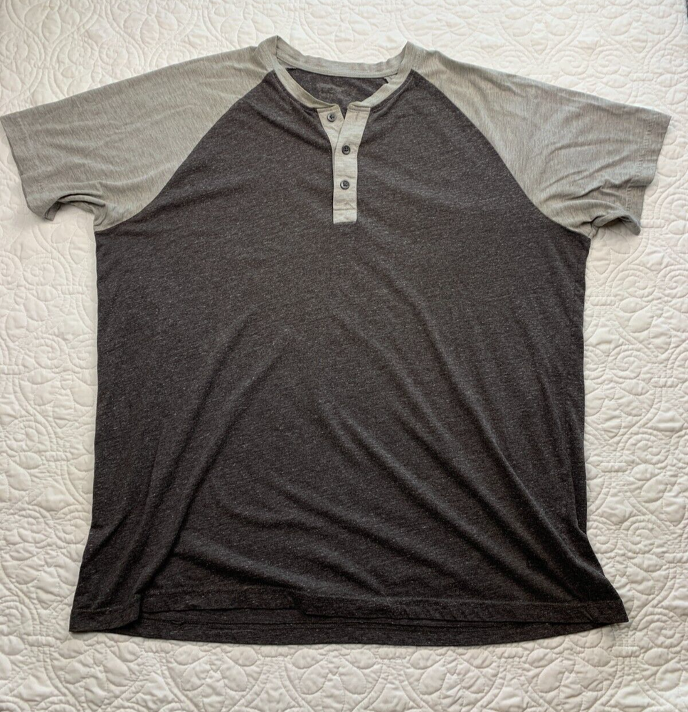 Levis XL Gray Two-Tone 3-Button Henley Poly-Cotton Tee for Men