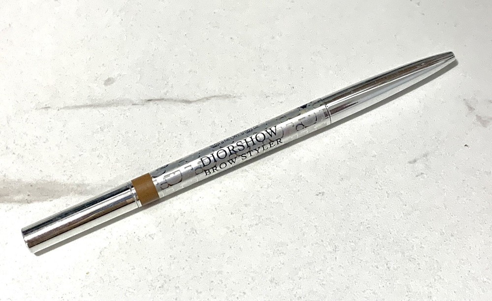 Dior Diorshow Ultra Fine Brow Pencil in Chestnut 02