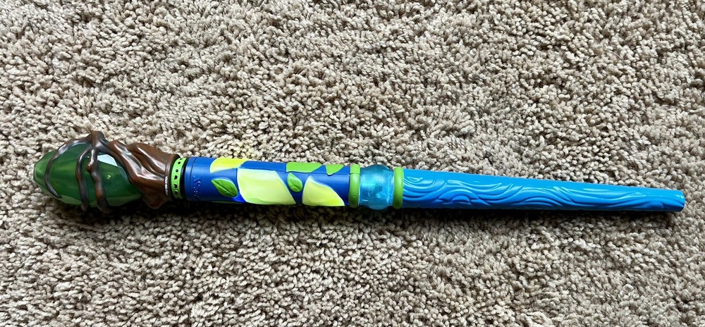 Great Wolf Lodge Wand Staff GREEN GEM Topper Magiquest Magic Quest