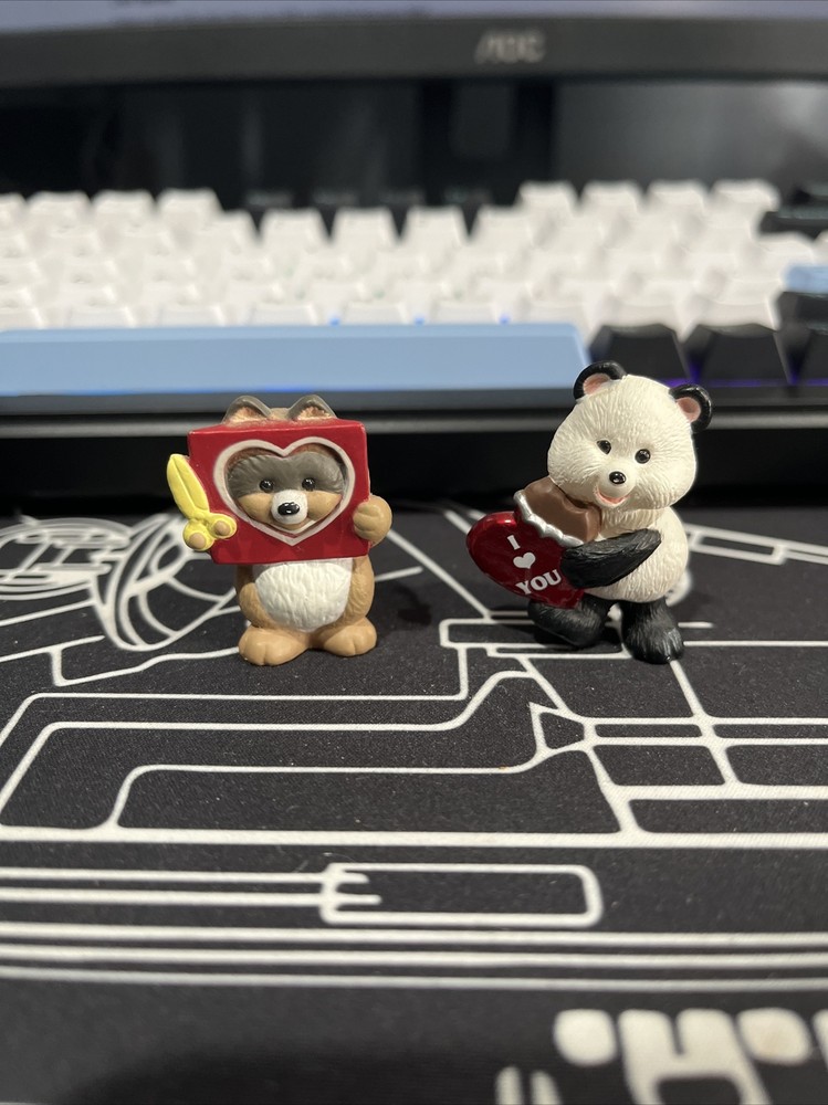 Hallmark Merry Miniatures Valentines Figurines Lot Of 2 Bears