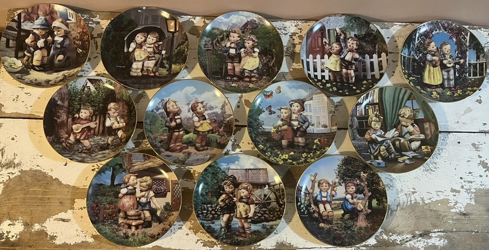 Vintage 1990 Set Of 12 M.I. Hummel Little Companions Plates - The Danbury Mint