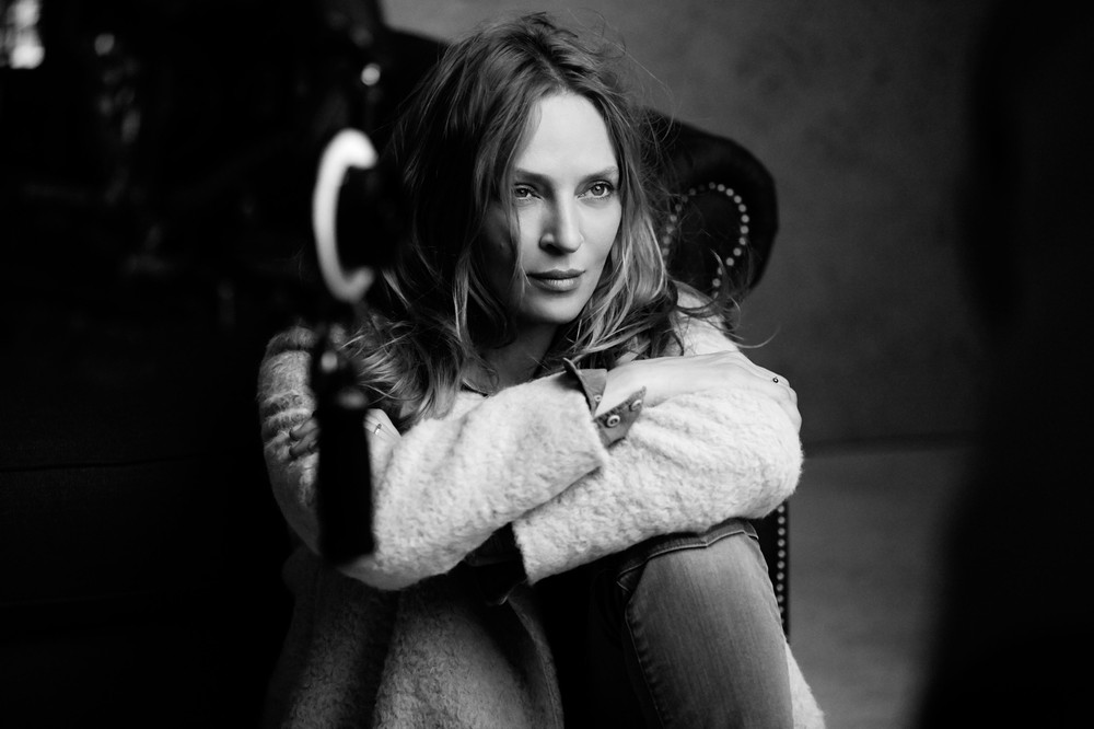 Uma Thurman Supported On The Knees 8x10 Picture Celebrity Print