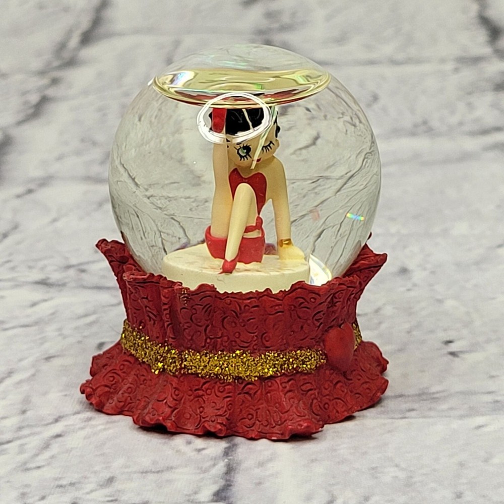 Vintage Betty Boop Snow Globe Westland 6958 Rare Collectible Christmas Decor