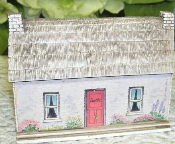 Vintage 1991 Abbey Press Old World Cottage Figure for Walls or Shelves-image