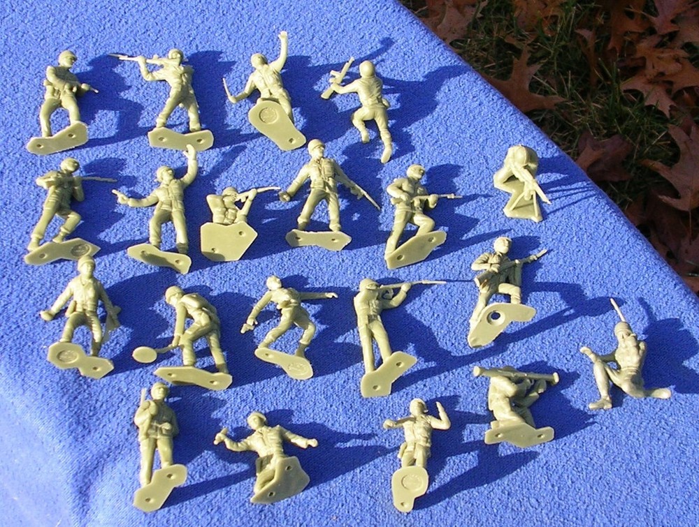 Marx 20 Different American Soldiers from Battleground Playset