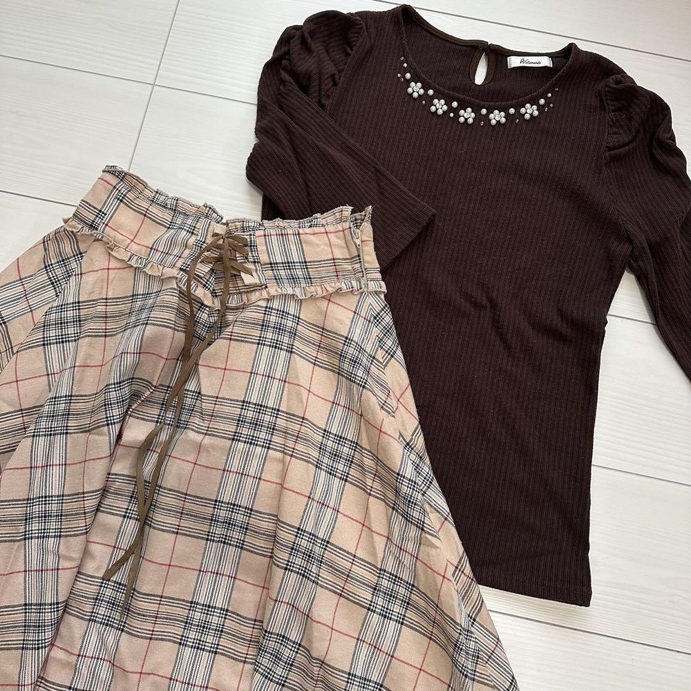 Allamanda Brown Knit Top & Burberry Check Plaid Skirt Set Used