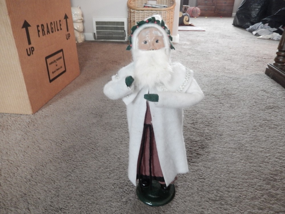 Byers Choice 1986 Victorian Santa in white robe SIGNED no accessories