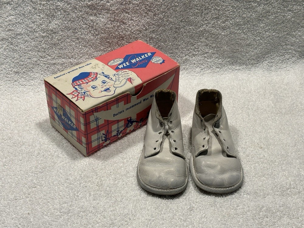 Vintage Wee Walker Baby Shoes, White with Box. 1951