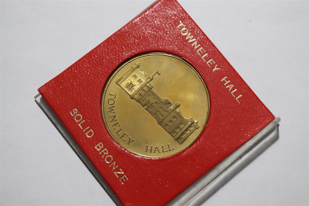 🧭 🇬🇧 UK GB TOWNELEY HALL CASED MEDAL 38mm PROOF BRONZE B88 #53 IQO