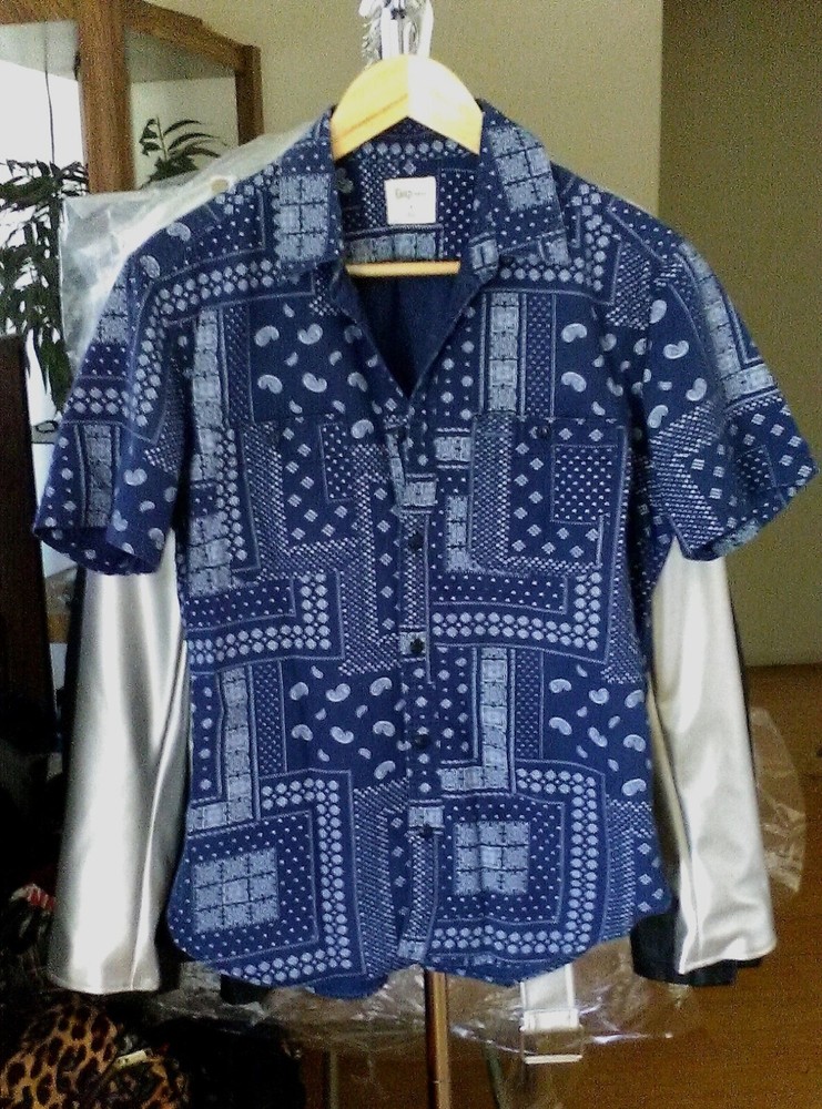 GAP - 1969 Blue Bandana Print S/S Shirt Men's Size Small