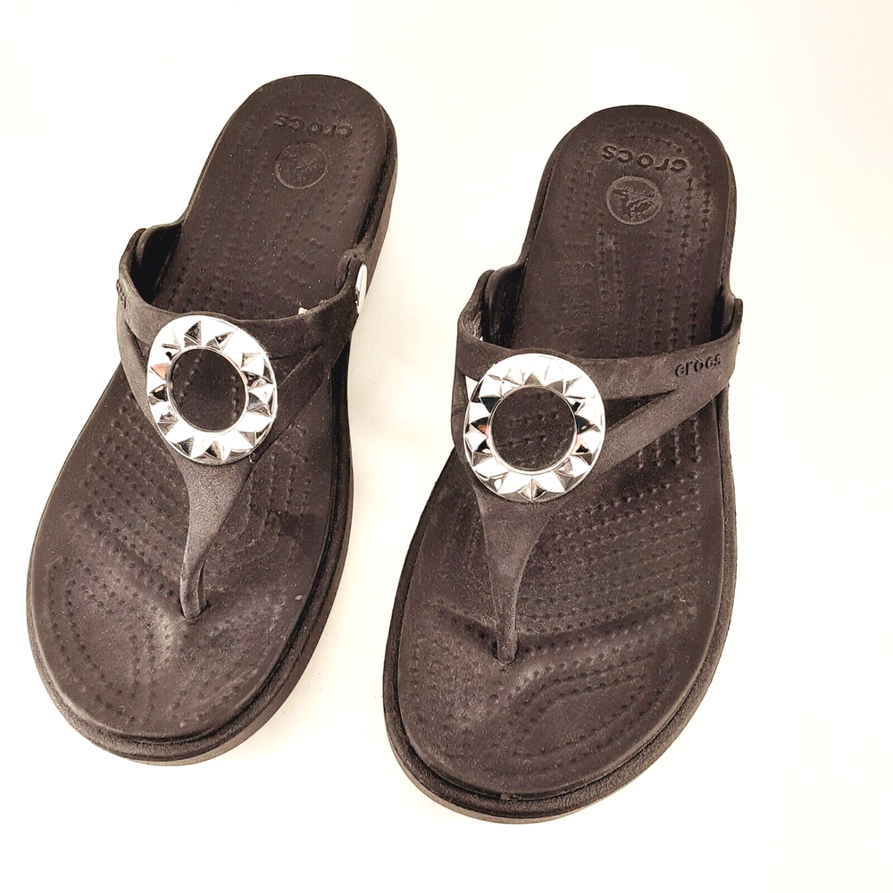 Crocs Women's Sandal Size 7 Wedge Thong Slide Black Silver Patterned Circle