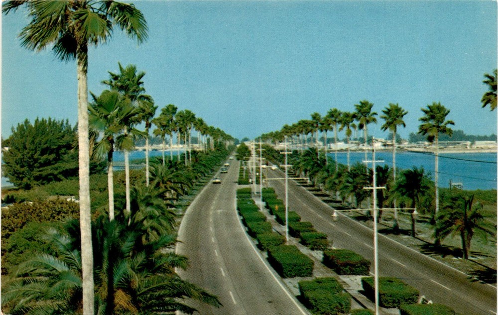 Clearwater, Memorial Causeway, Clearwater Beach, Florida, Ward Beckett Postcard