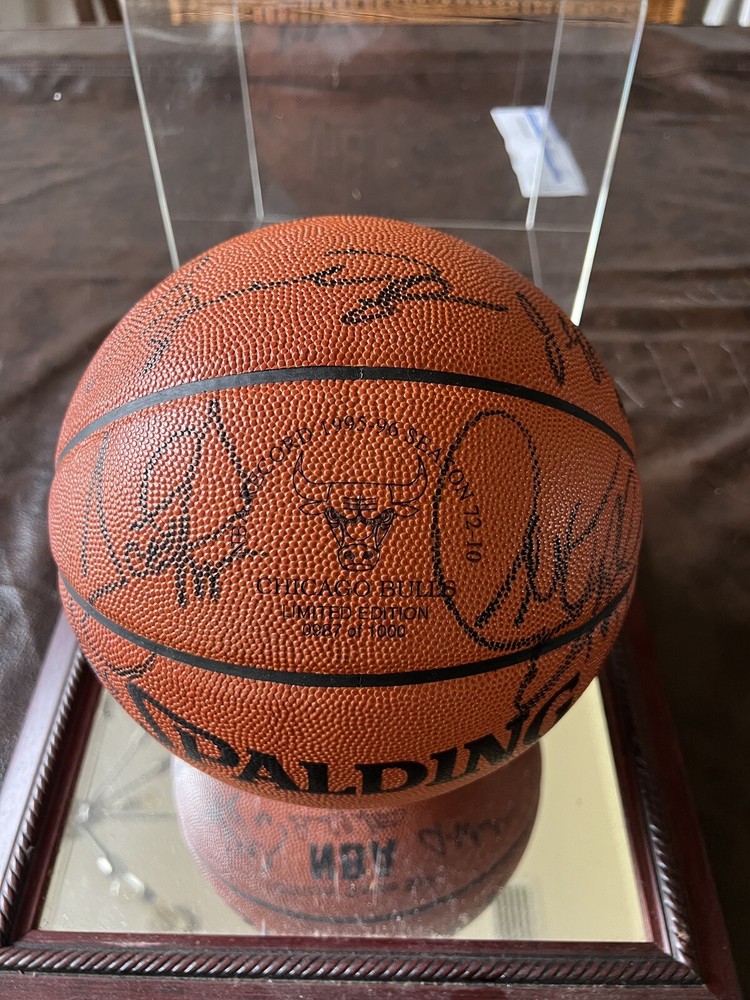 95-96 Limited Edition Signed Basketball Chicago Bulls 72-10 Record