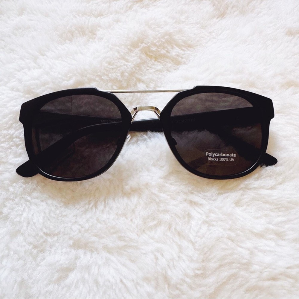 Alina Black Bold Round Sunglasses